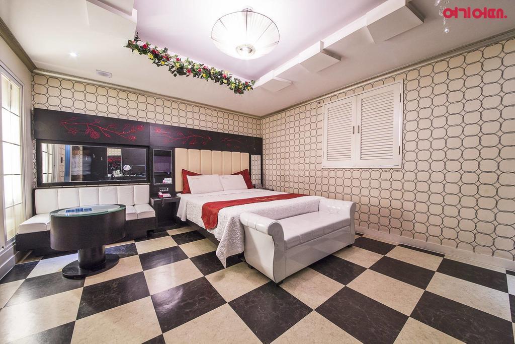 Ivy Hotel Ansan Exterior photo